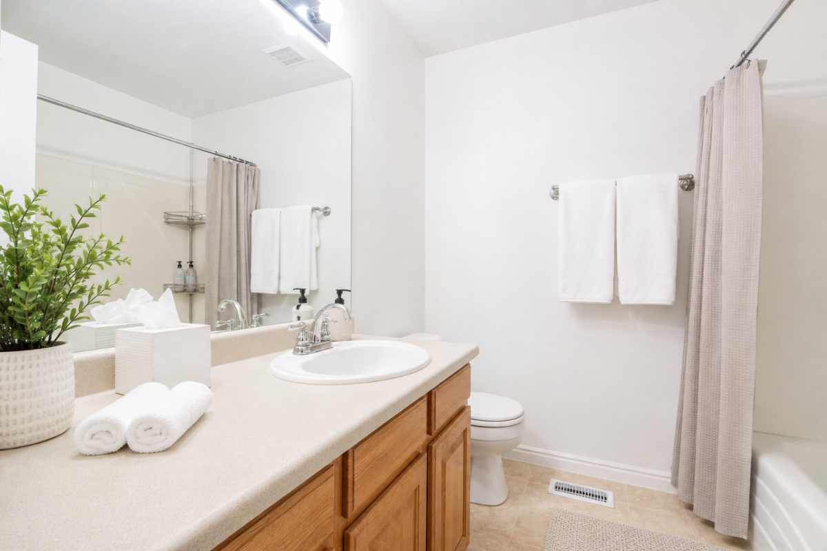 Peaceful Private room(king bed), shared bathroom - Photo 4