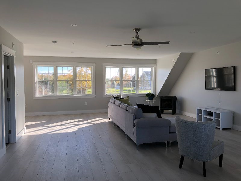 Beautiful, Newly Constructed, Modern Apartment - Photo 2