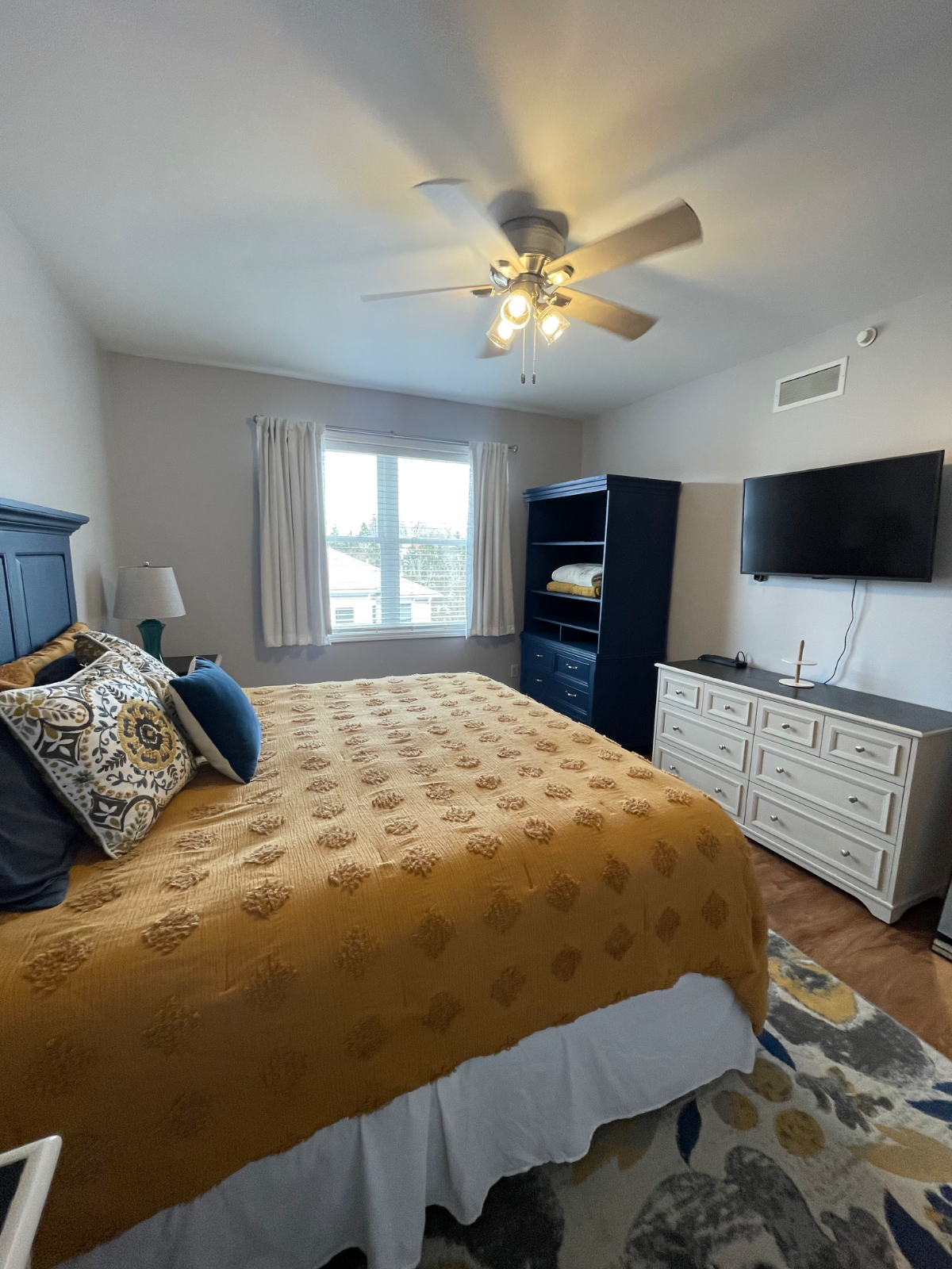 Updated 2 bed 2 bath condo, close to all hospitals - Photo 4