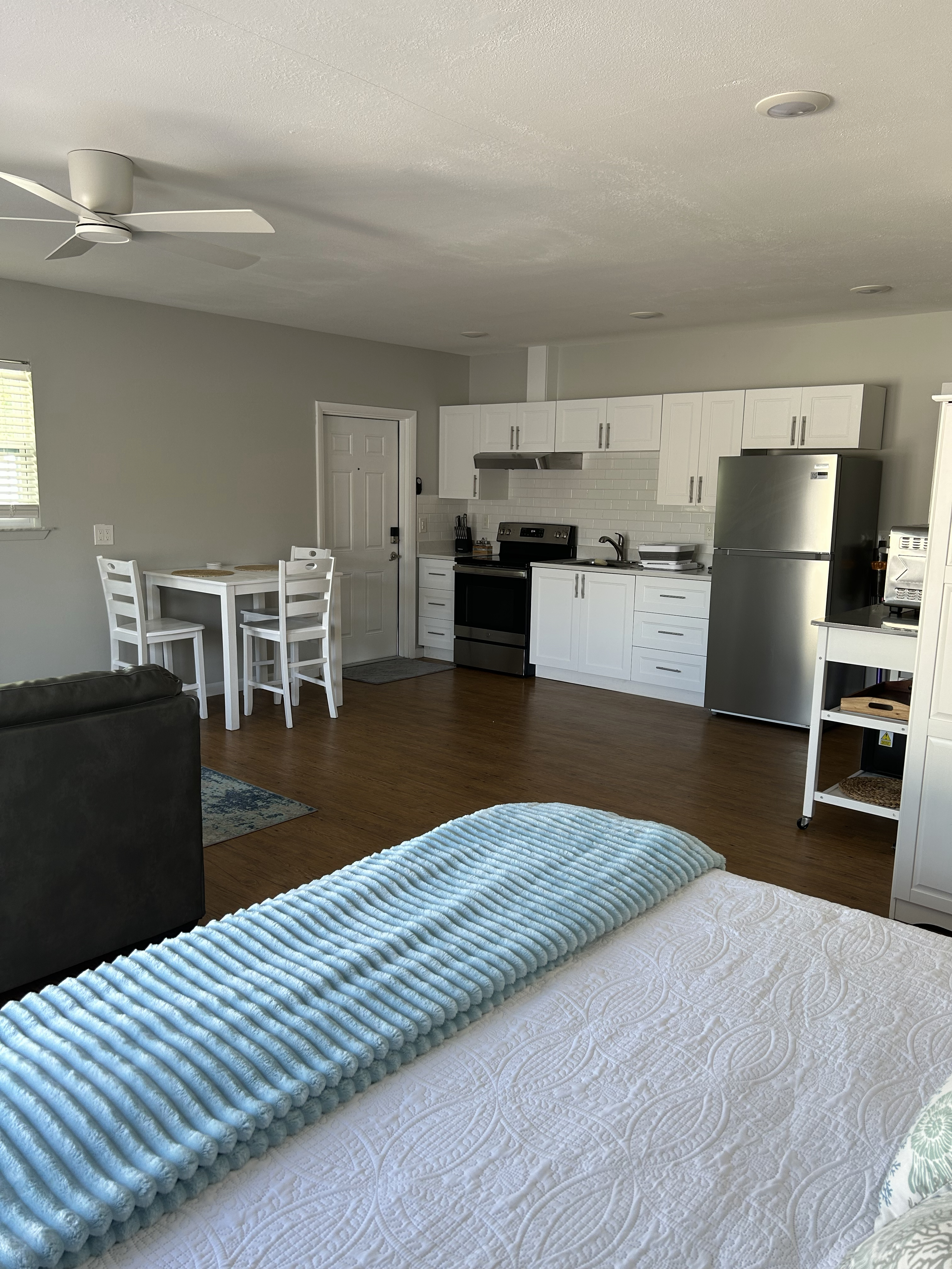 Bradenton Studio with private fenced in yard, close to beach and Manatee River. - Photo 9