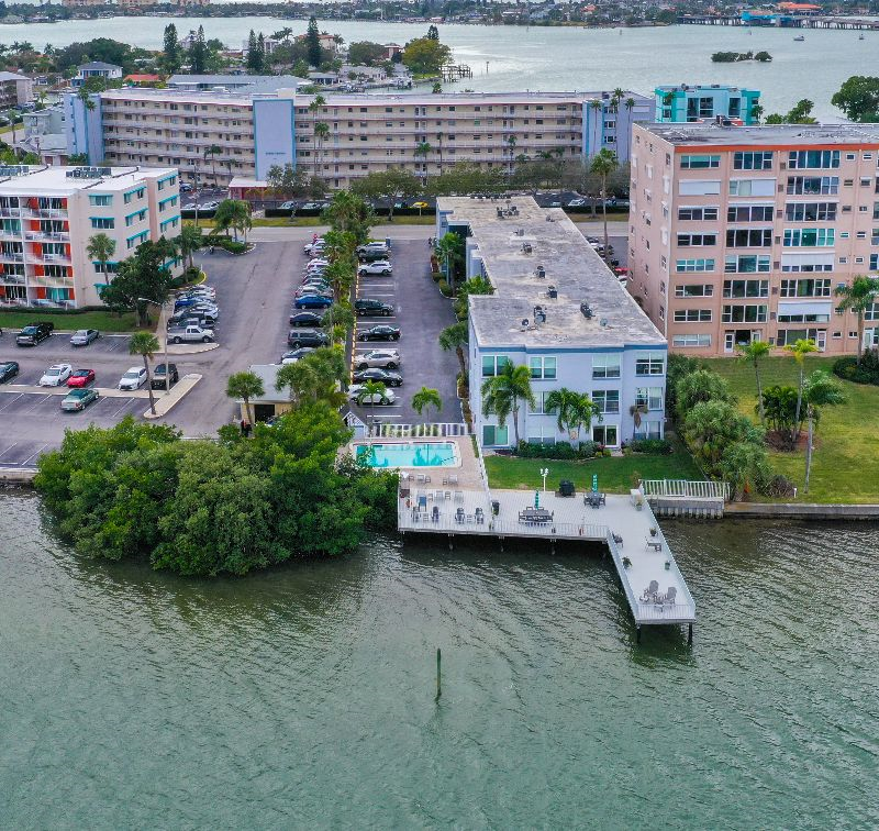 1 Bed/ 1 Bath Condo In Paradise