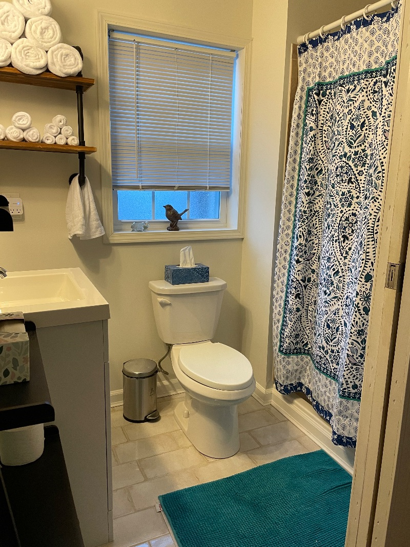 Cozy 2 bedroom 1 bathroom suite in West Seneca NY - Photo 3