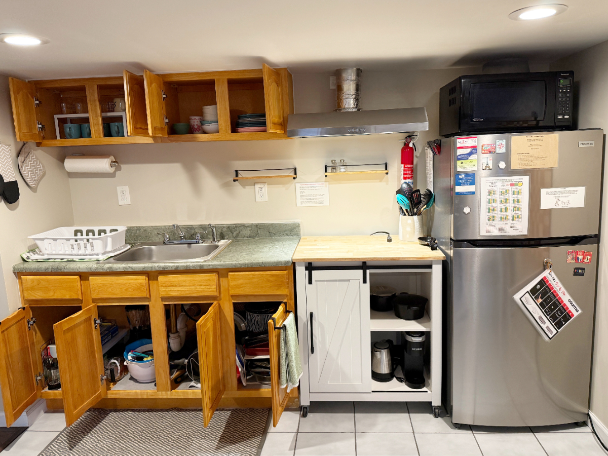 Valhalla Private Furnished Lower Level Studio Apartment - Photo 6