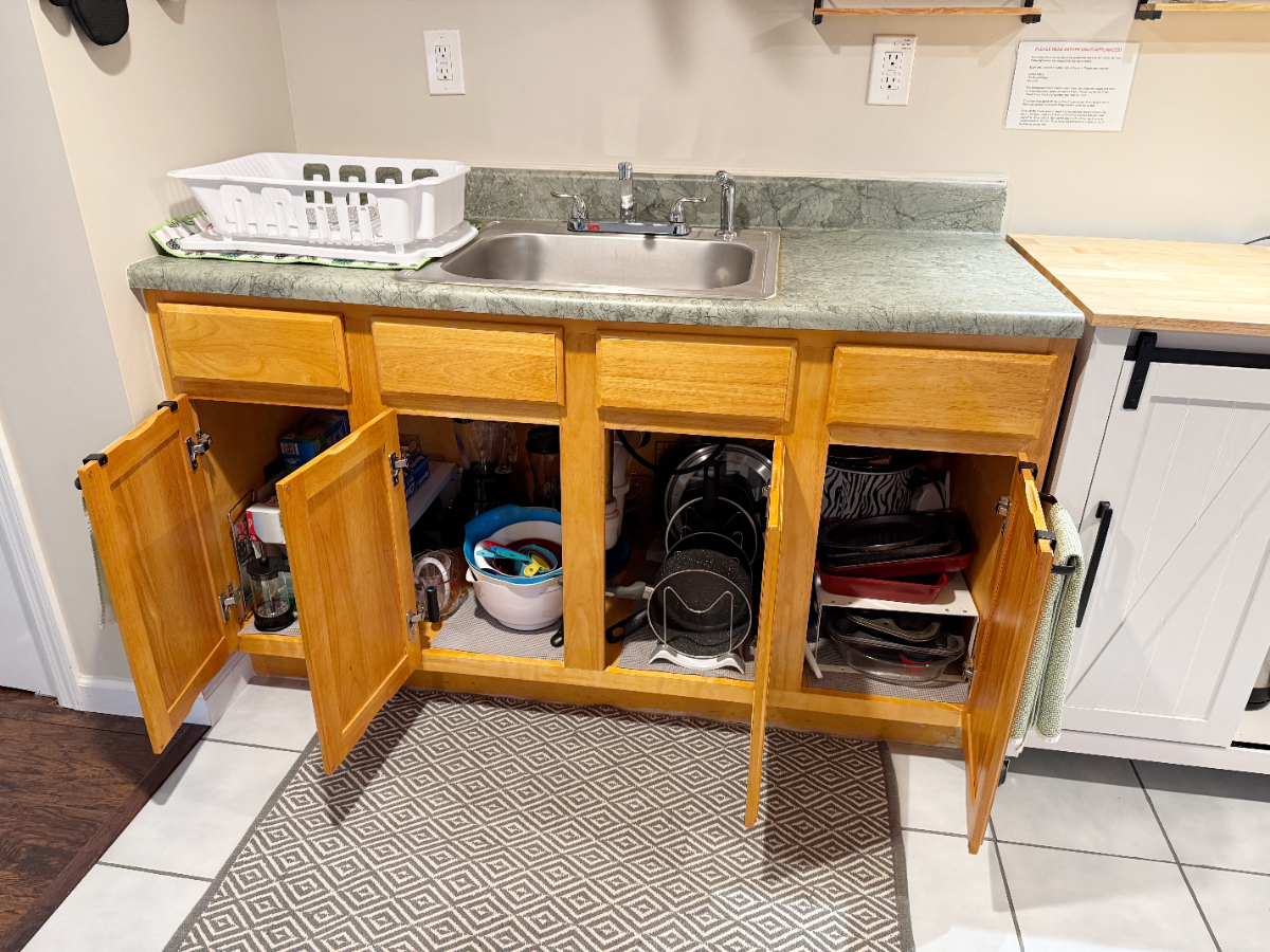 Valhalla Private Furnished Lower Level Studio Apartment - Photo 8