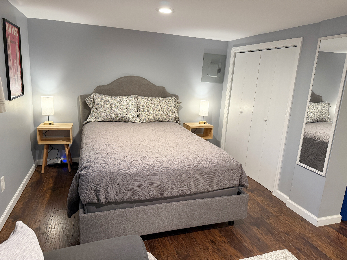 Valhalla Private Furnished Lower Level Studio Apartment - Photo 4