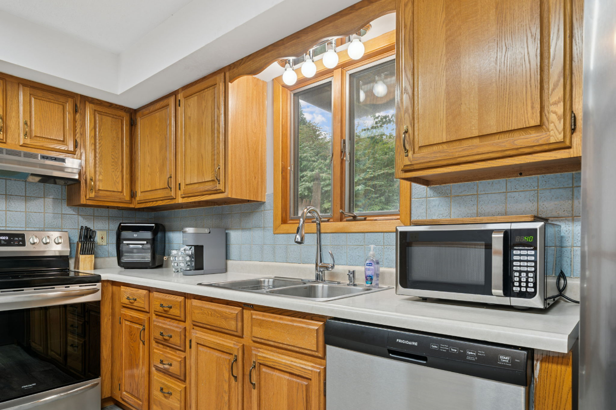 Lakeside Haven - Photo 9
