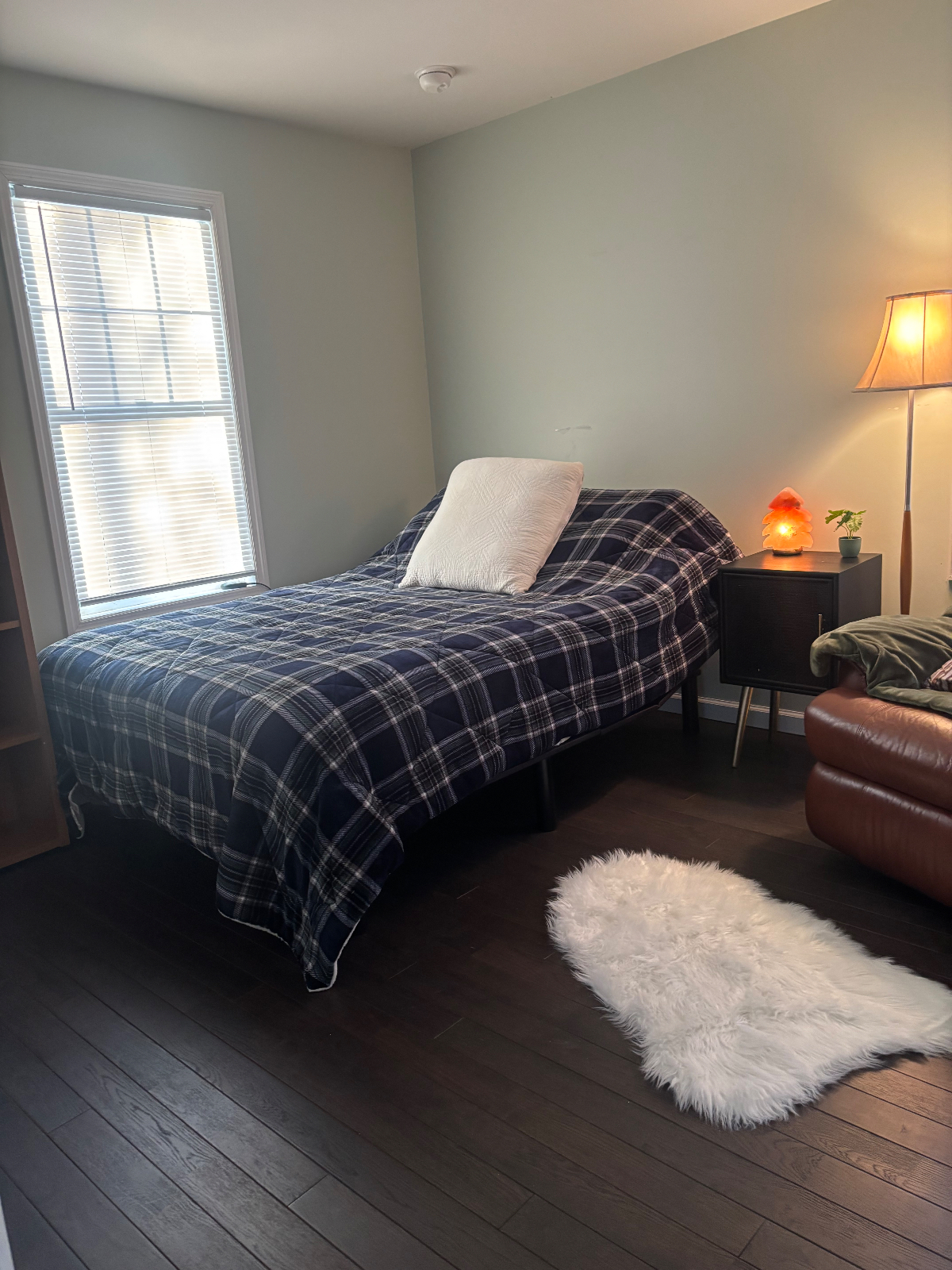 Room for rent in a warm, clean, comfortable home - Photo 2