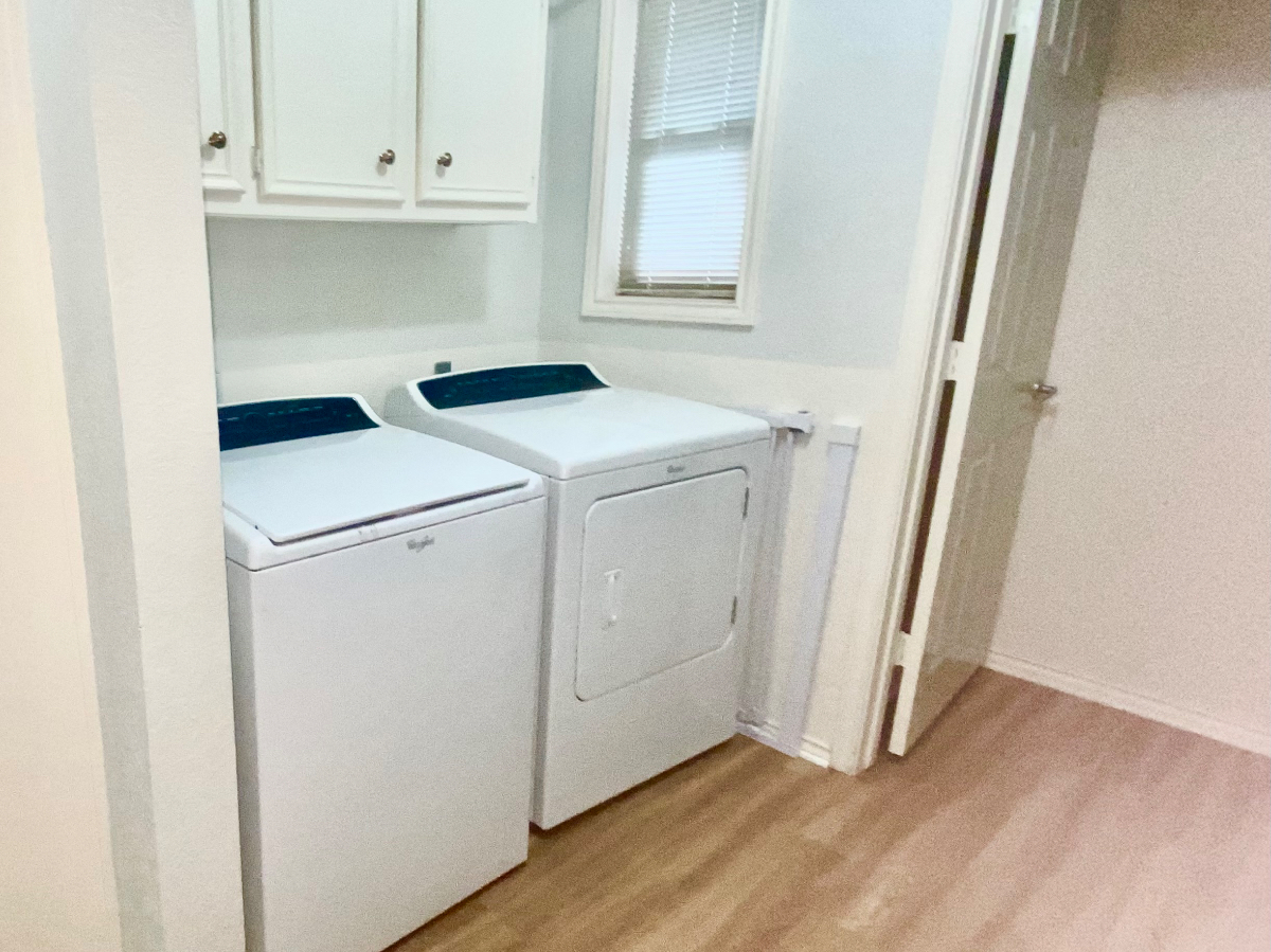 Quiet street / 3/2/2 / TTU/LCU Stay / Pet Friendly / Yard / WFH - Photo 9