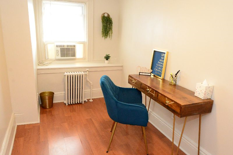 Junior Suite with Dedicated WFH Office, Fast Wifi - Photo 10