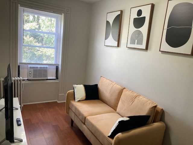 Junior Suite with Dedicated WFH Office, Fast Wifi - Photo 7