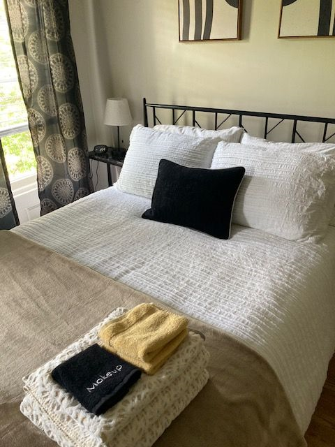 Junior Suite with Dedicated WFH Office, Fast Wifi - Photo 2