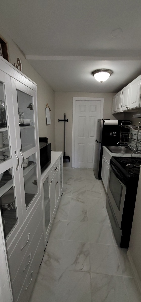 Junior Suite with Dedicated WFH Office, Fast Wifi - Photo 9