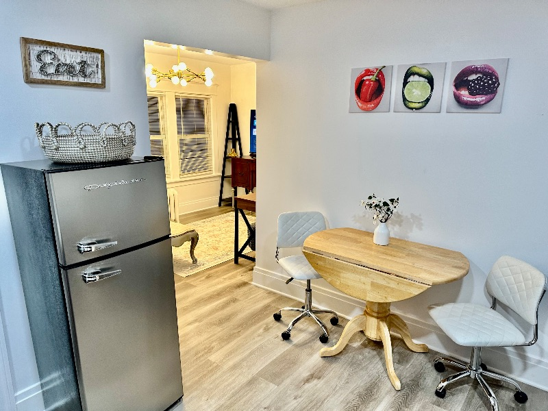 Hertel Strip 2 br or 1 br - Photo 7