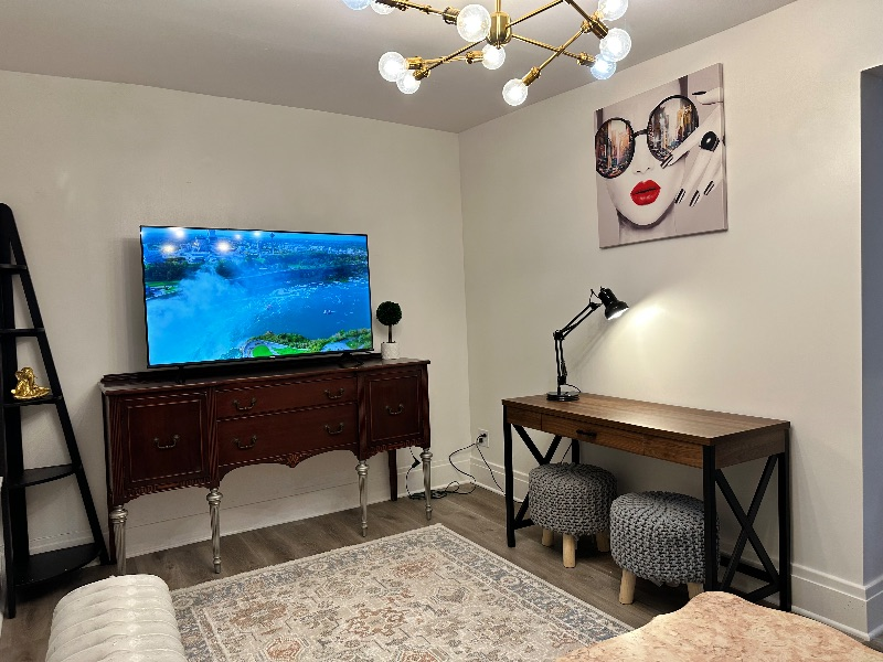 Hertel Strip 2 br or 1 br - Photo 2