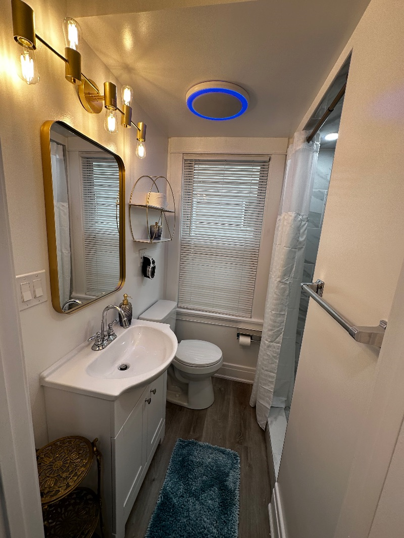 Hertel Strip 2 br or 1 br - Photo 9
