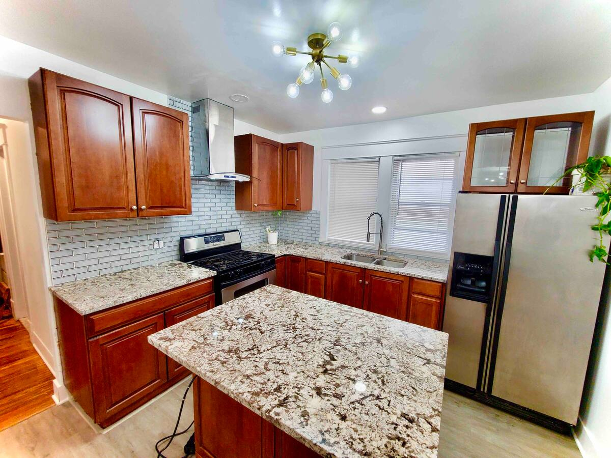 Hertel Strip 2 br or 1 br - Photo 4