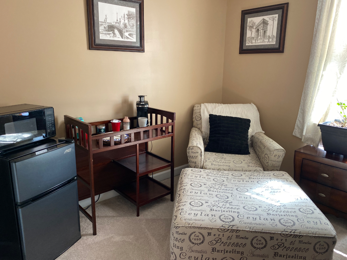 Newly remodeled bedroom, private bath, and small living room just for u - Photo 3