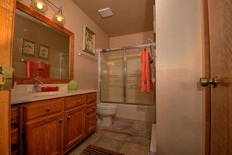 Country Club Townhome- on Urban Trail, walkout to the forest. WIFI, Direct TV, all utilities include - Photo 8