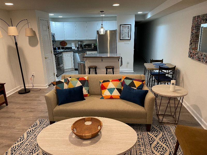 Elegant Urban Retreat - Fully-Furnished English Basement - Photo 1