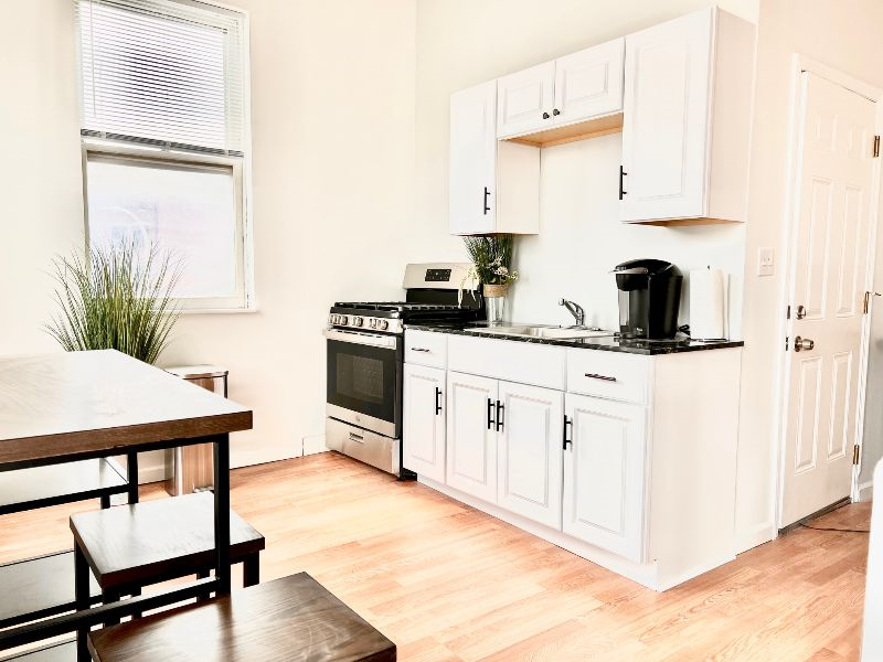 Newly Renovated Apt Near St Joseph's Hospital /... - Photo 6