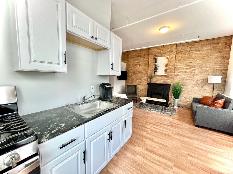 Newly Renovated Apt Near St Joseph's Hospital /... - Photo 5