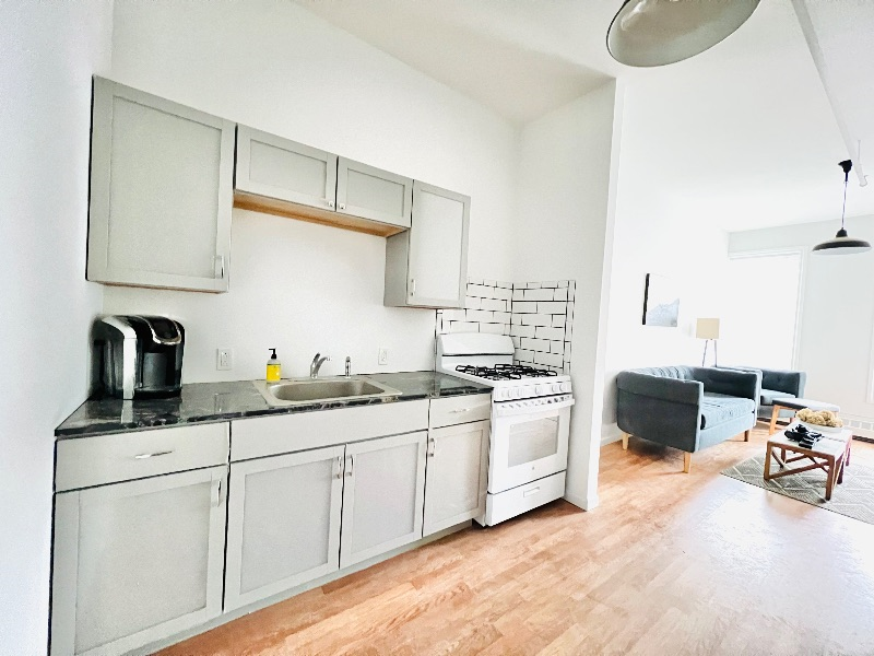 Newly Renovated Apt Near St Joseph's Hospital /... - Photo 3