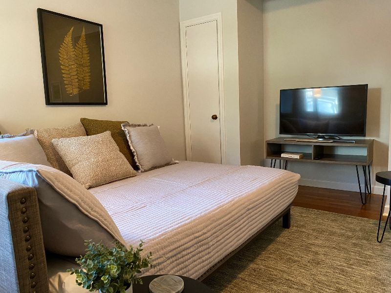 Quiet studio, close to UVM Medical Center, UVM and Downtown Burlington - Photo 2