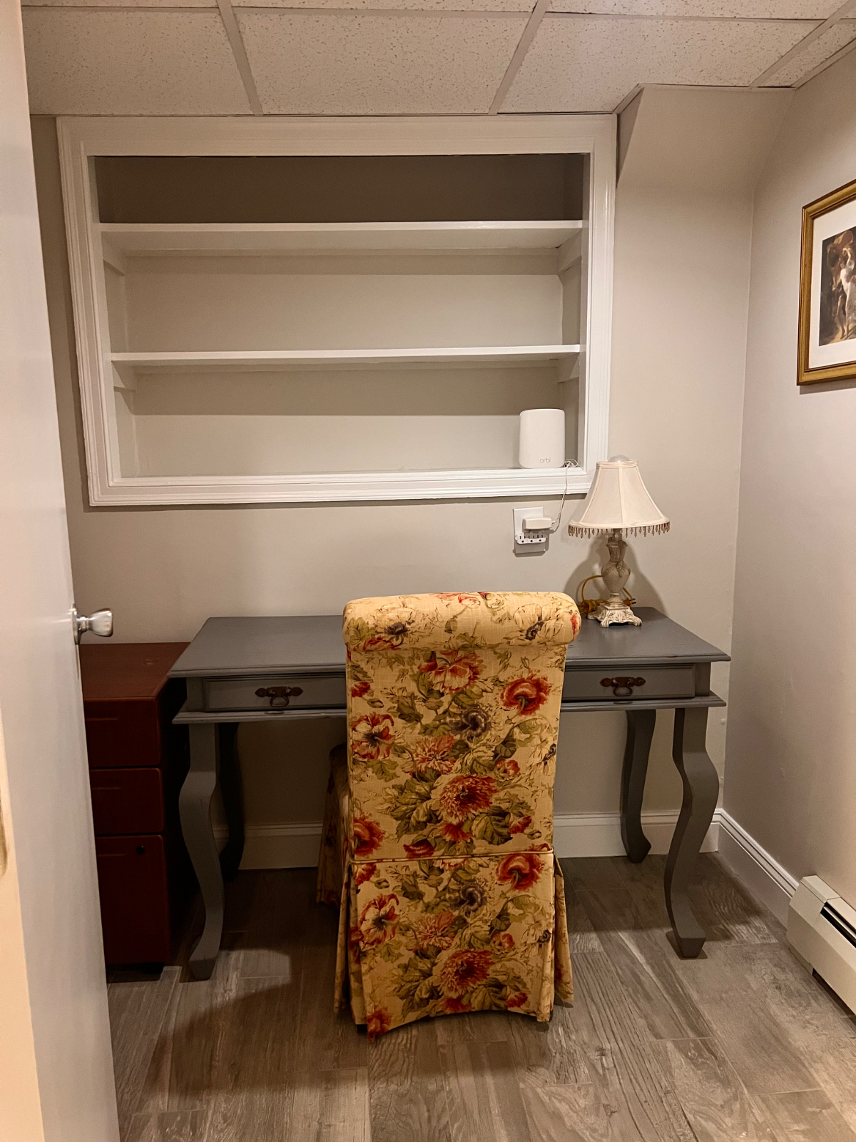Large One Bedroom Apartment with Private Entrance - Photo 4