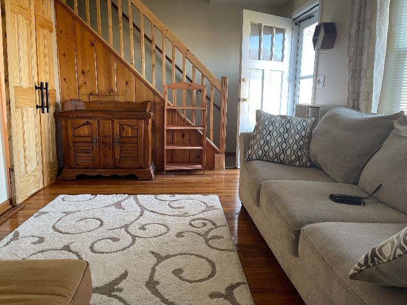Quiet 2-bedroom, 1 bath w/2 rooms for office space - Photo 12