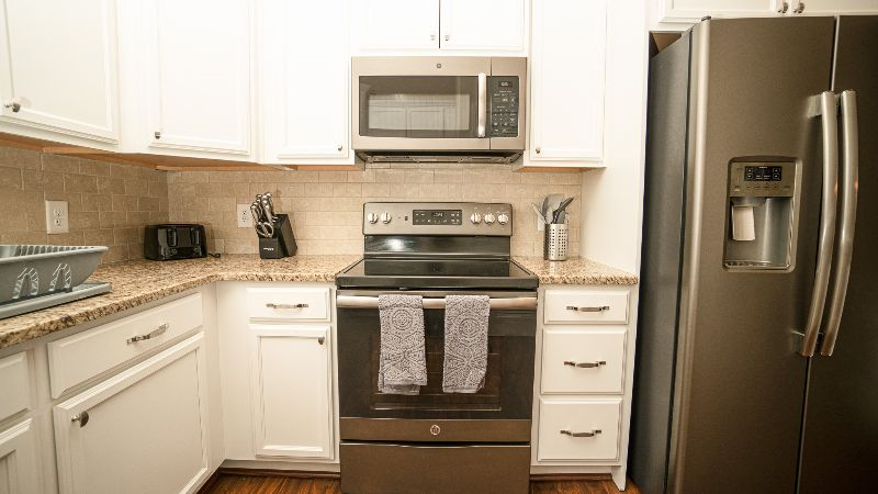 3BR Nearly New Construction, Beautifully Furnished - Minutes from Vidant, Stunning, Best Neighborhoo - Photo 7