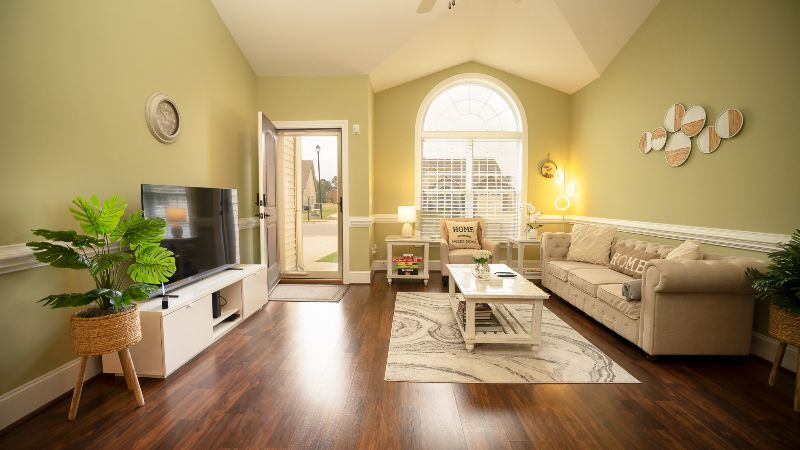 3BR Nearly New Construction, Beautifully Furnished - Minutes from Vidant, Stunning, Best Neighborhoo - Photo 3