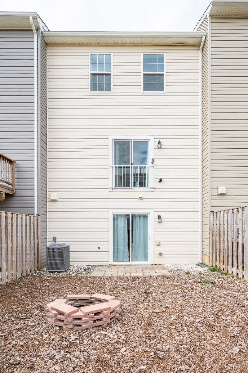 3 Bedroom Townhouse near Medical Centers - Photo 3