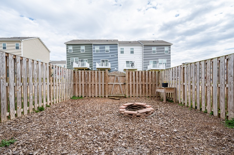 3 Bedroom Townhouse near Medical Centers - Photo 4