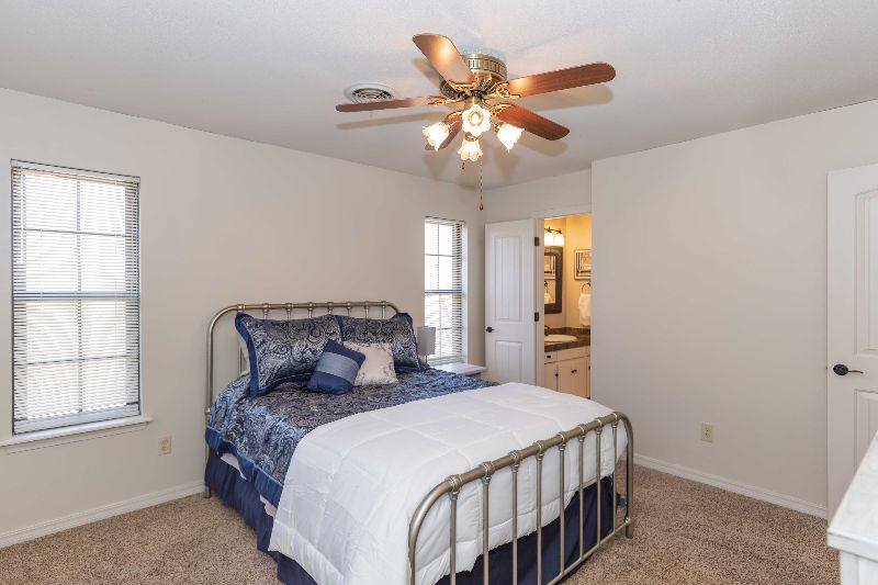 Cozy Condo on Golf Course - Photo 11