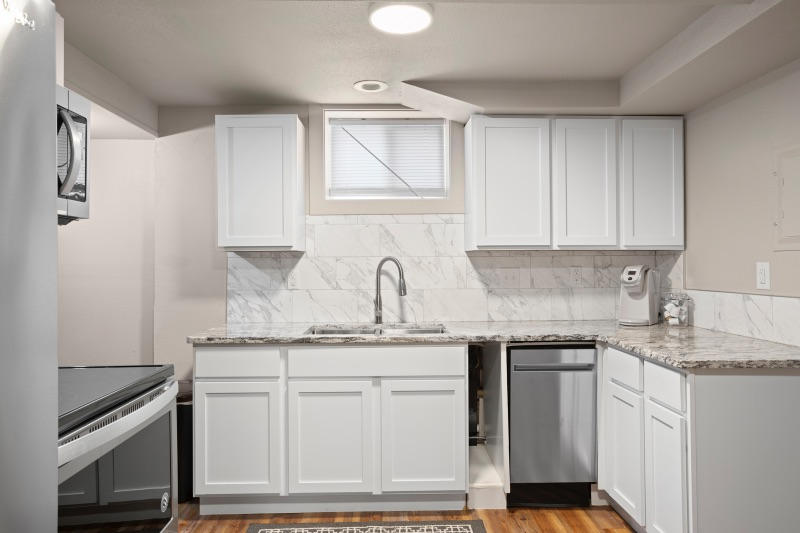 Well maintained, Freshly Remodeled, Cleand, and Centrally located Room for Rent - Photo 6