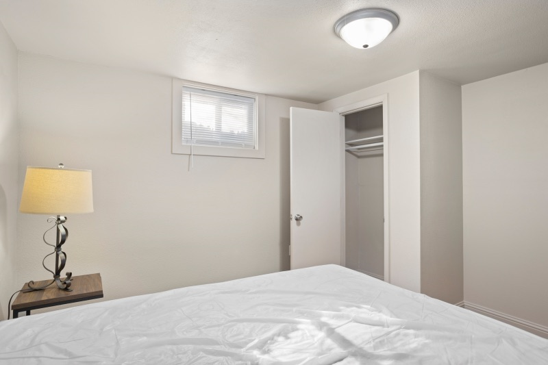 Well maintained, Freshly Remodeled, Cleand, and Centrally located Room for Rent - Photo 11