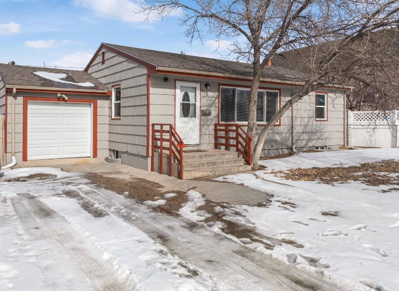 Well maintained, Freshly Remodeled, Cleand, and Centrally located Room for Rent - Photo 12