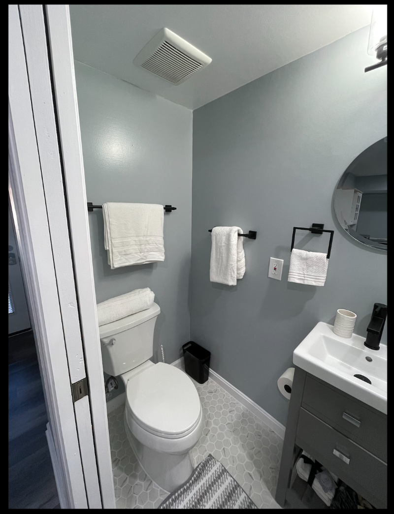 FURNISHED SHORT TERM LEASE! - Photo 2