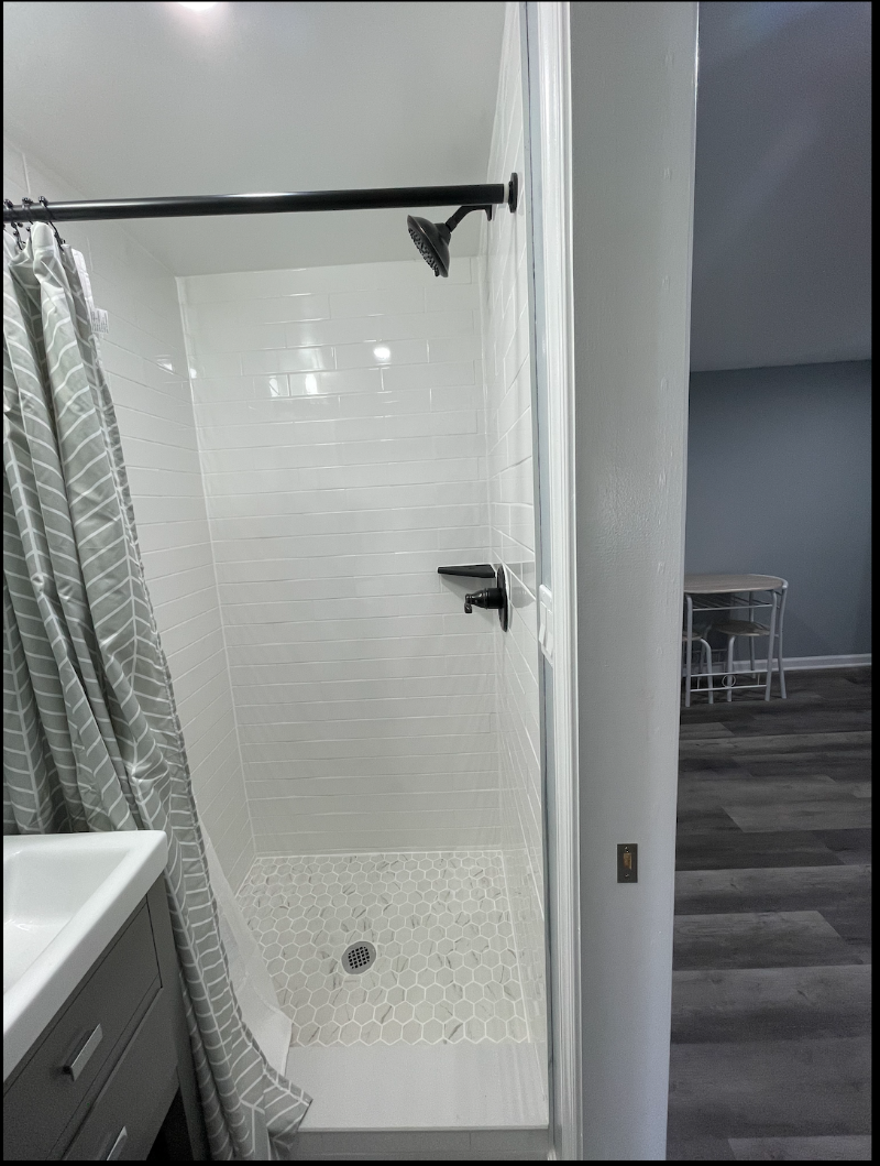 FURNISHED SHORT TERM LEASE! - Photo 4
