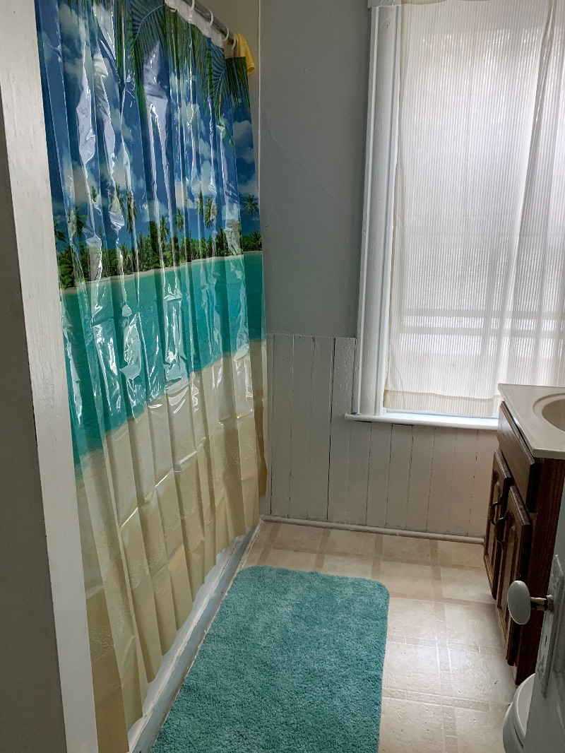 Rooms for rent in spacious large duplex - Photo 11