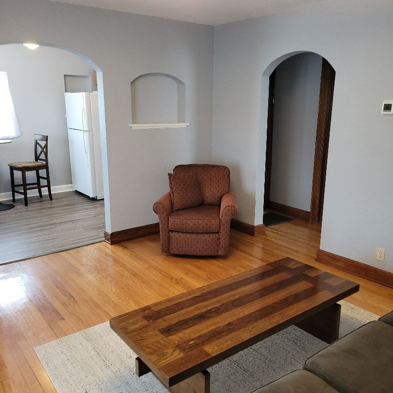 2 BR, Remodeled , Stand Alone Apartment - Photo 7