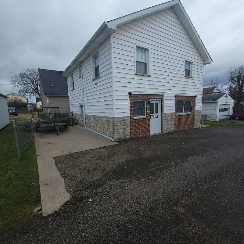 2 BR, Remodeled , Stand Alone Apartment - Photo 12