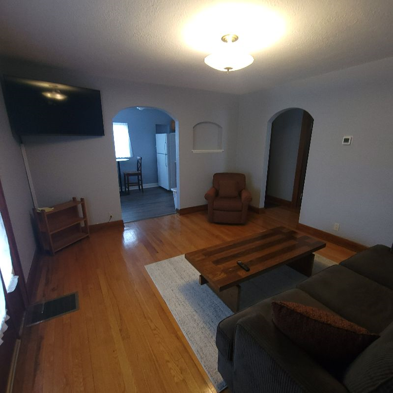 2 BR, Remodeled , Stand Alone Apartment - Photo 8