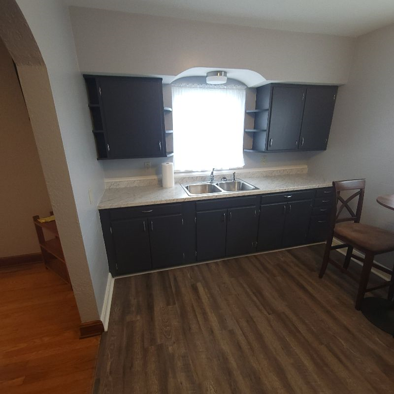 2 BR, Remodeled , Stand Alone Apartment - Photo 4
