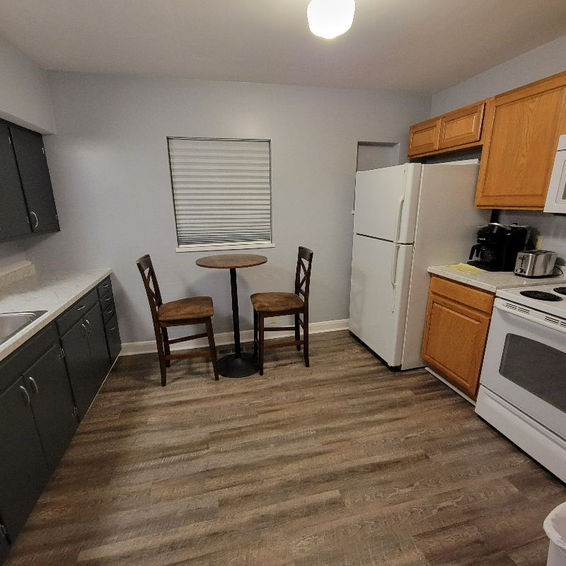 2 BR, Remodeled , Stand Alone Apartment - Photo 3