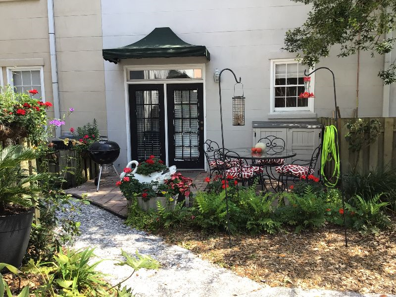 Savannah Historic District Townhouse - Photo 9