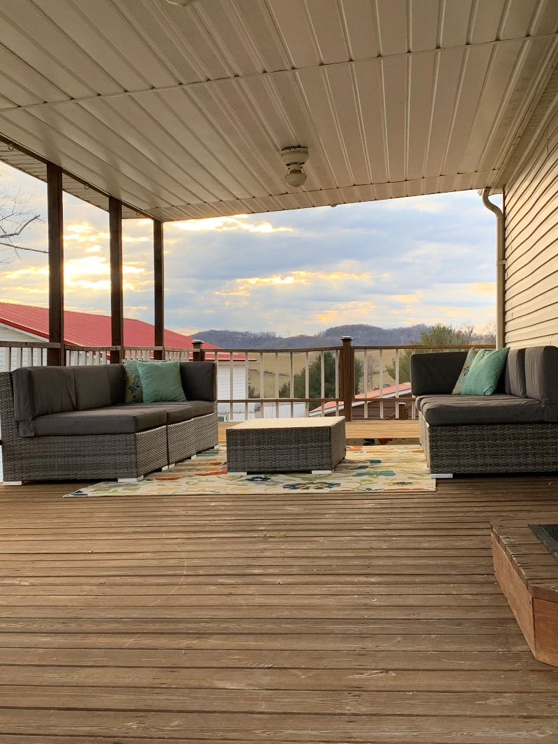 Studio Apartment with private covered porch - Photo 1