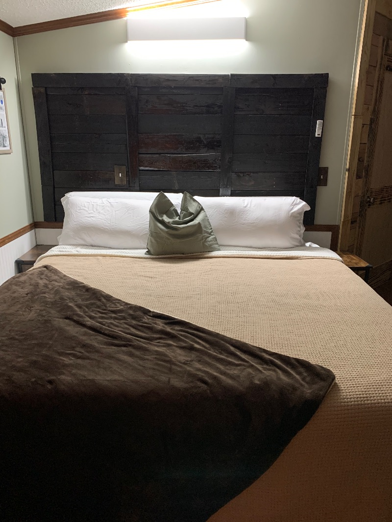 Studio Apartment with private covered porch - Photo 12
