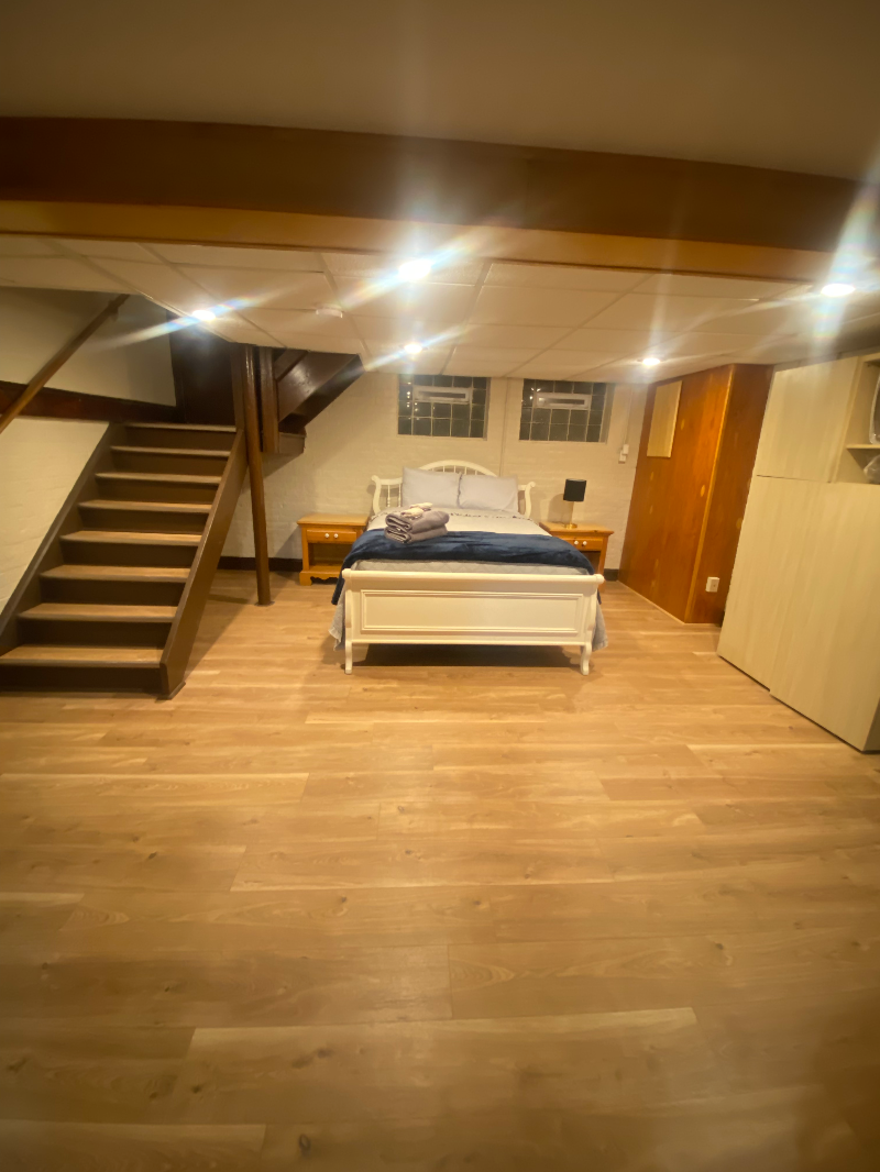 Lovely Garden Unit with Private Entrance