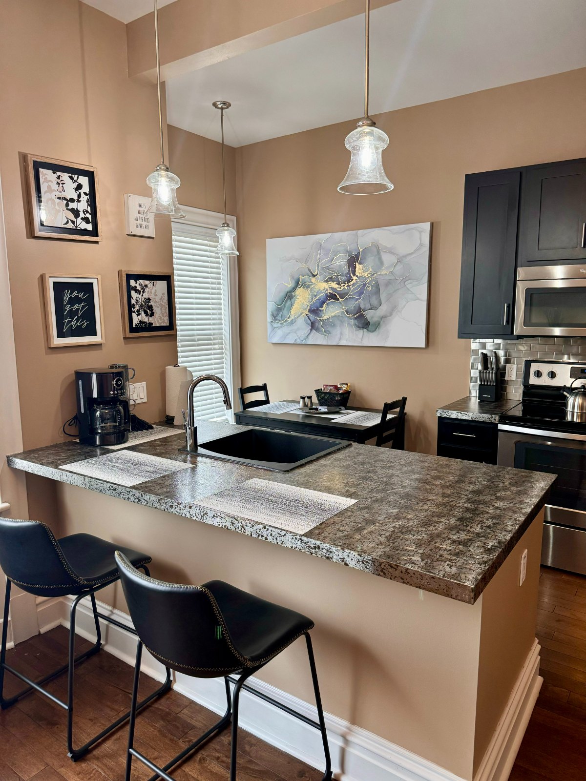 Furnished 2 Bed/2 Bath Apartment 11A